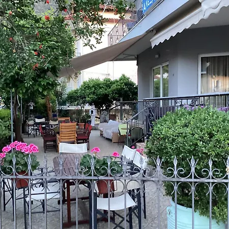 Alexandros Aparthotel Kamena Vourla