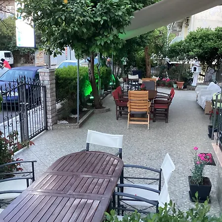 Alexandros * Kamena Vourla