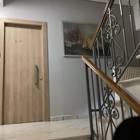 Alexandros * Kamena Vourla