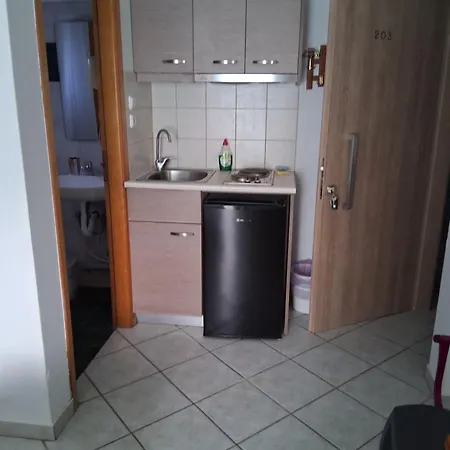 Alexandros Aparthotel *