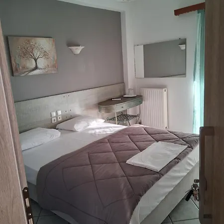 Alexandros * Kamena Vourla