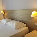 亚历山德罗斯公寓式酒店 * 卡梅纳维洛拉