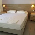 亚历山德罗斯公寓式酒店