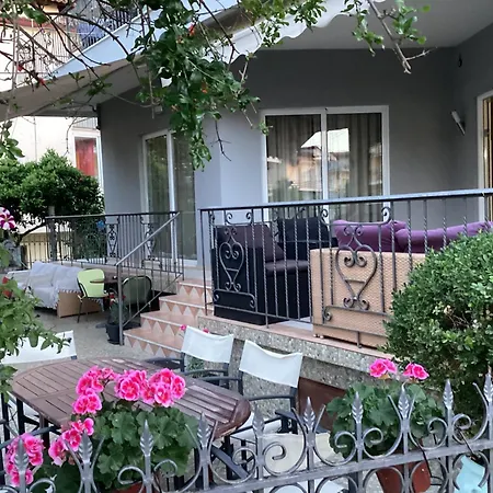 Alexandros Aparthotel *