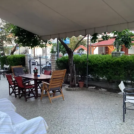 Alexandros Aparthotel