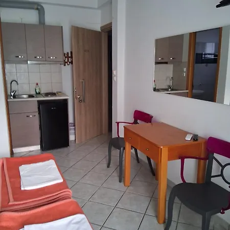 Aparthotel Alexandros Kamena Vourla