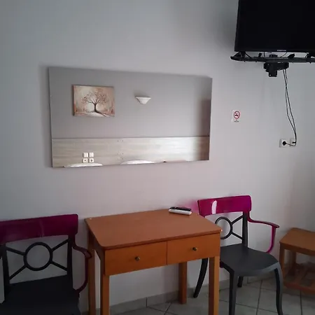 Alexandros Aparthotel *