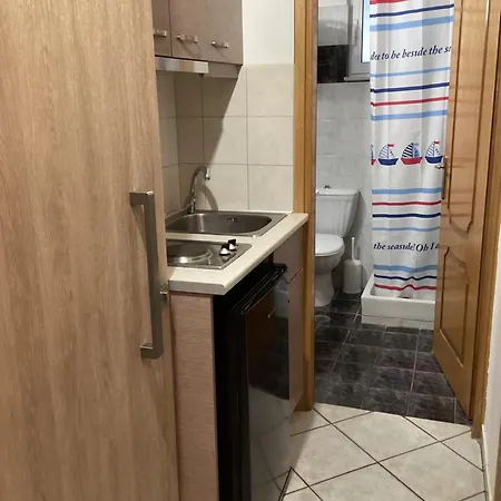 Alexandros Aparthotel *