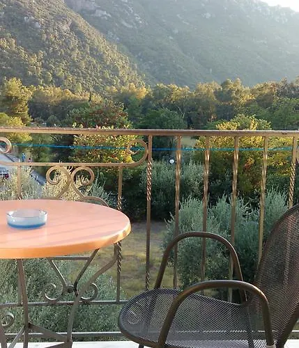 Ξενοδοχείο με διαμερίσματα αλέξανδρος Καμένα Βούρλα