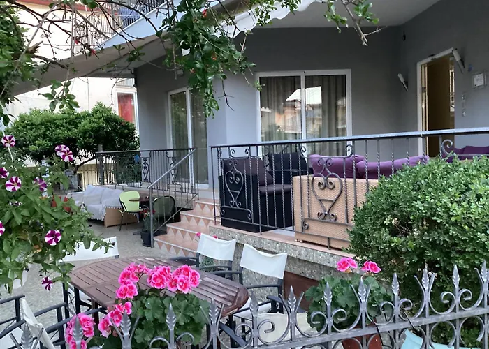 αλέξανδρος Ξενοδοχείο με διαμερίσματα *